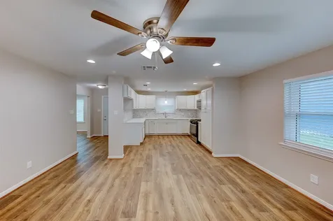 7732 Avenue I Houston TX 77012