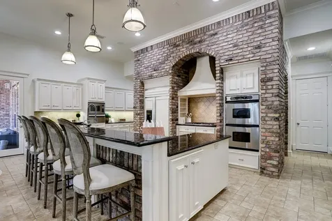 127 E Bracebridge Circle The Woodlands TX 77382