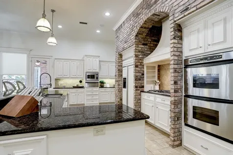 127 E Bracebridge Circle The Woodlands TX 77382