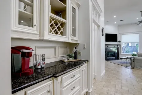 127 E Bracebridge Circle The Woodlands TX 77382