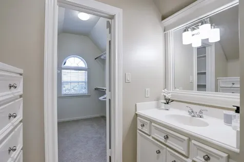 127 E Bracebridge Circle The Woodlands TX 77382