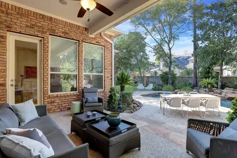 127 E Bracebridge Circle The Woodlands TX 77382