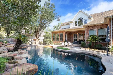 127 E Bracebridge Circle The Woodlands TX 77382