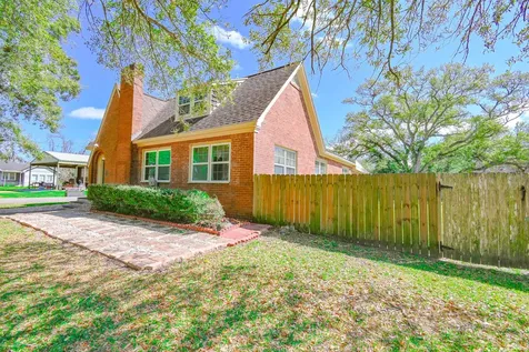 2801 Avenue I Bay City TX 77414