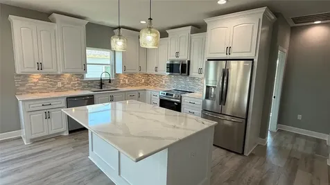 865 Palmetto Drive Crystal Beach TX 77650