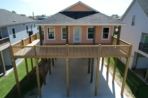 865 Palmetto Drive Crystal Beach TX 77650