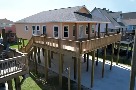 865 Palmetto Drive Crystal Beach TX 77650