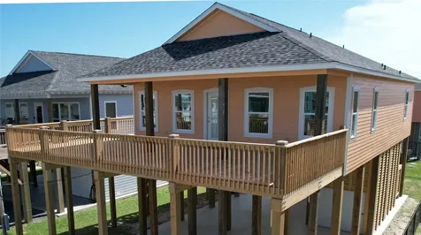865 Palmetto Drive Crystal Beach TX 77650