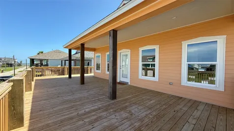 865 Palmetto Drive Crystal Beach TX 77650