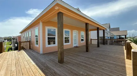 865 Palmetto Drive Crystal Beach TX 77650