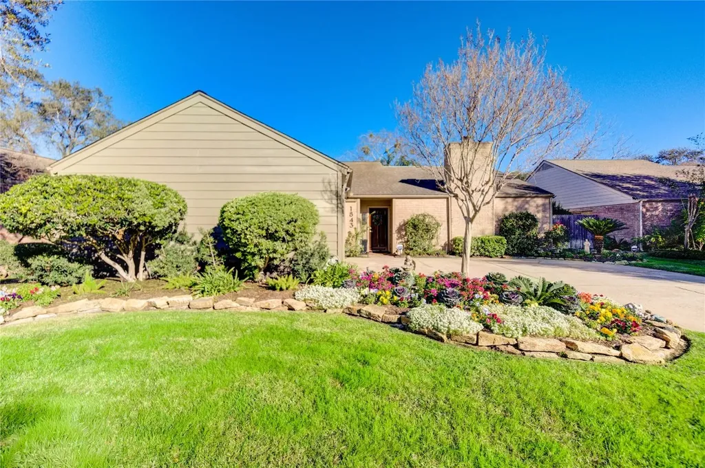 1843 Round Lake Drive Houston TX 77077