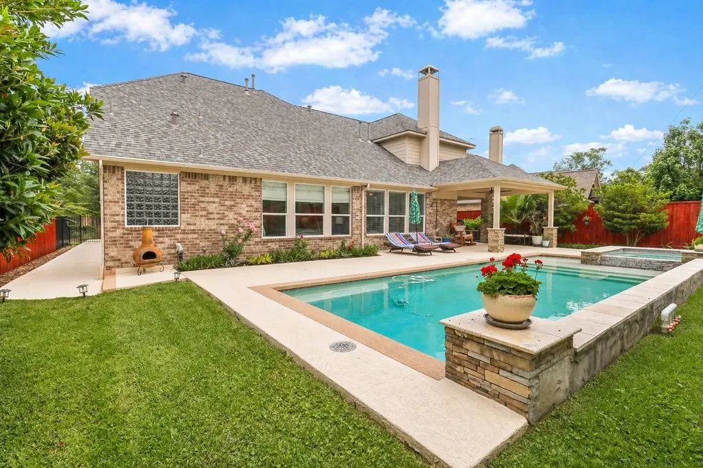15 Verdin Place The Woodlands TX 77389