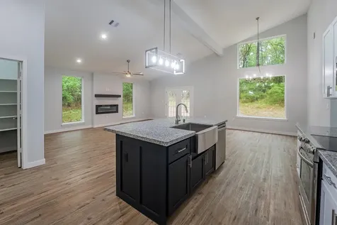 24411 Oakland Hills Drive Huntsville TX 77320