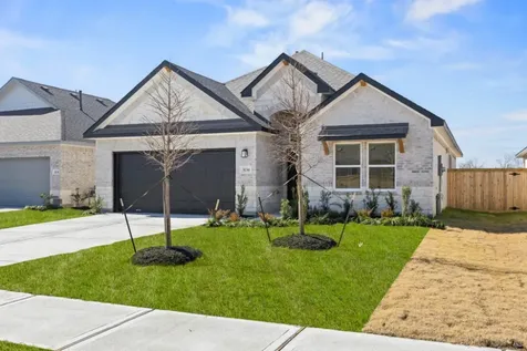 3134 Emerald Hills Drive Angleton TX 77515