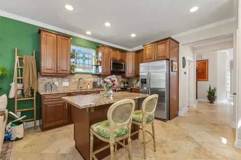 410 Peach Street Tomball TX 77375