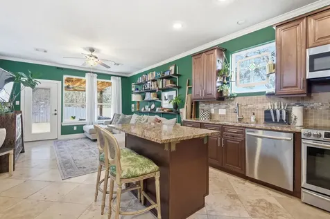 410 Peach Street Tomball TX 77375