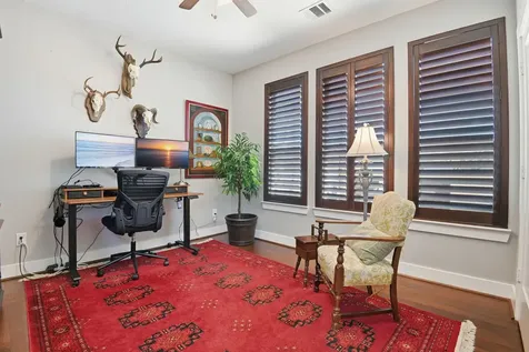 410 Peach Street Tomball TX 77375