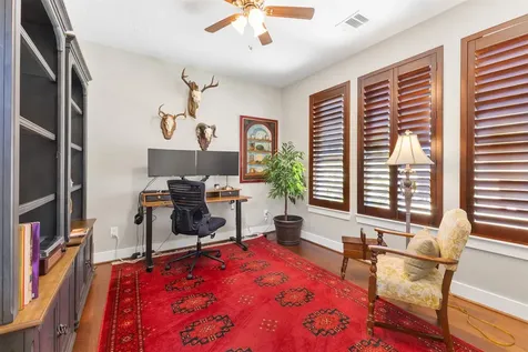 410 Peach Street Tomball TX 77375