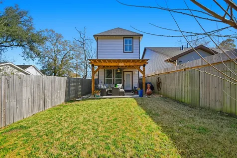 410 Peach Street Tomball TX 77375