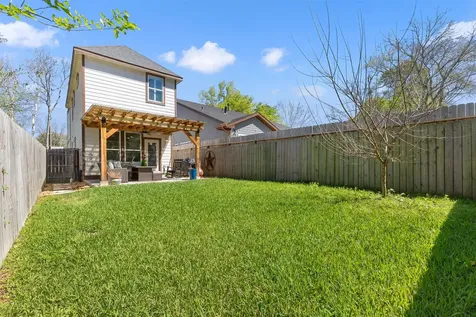 410 Peach Street Tomball TX 77375