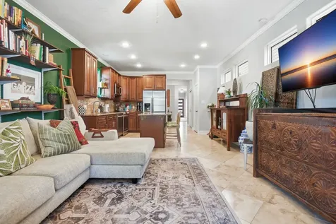 410 Peach Street Tomball TX 77375