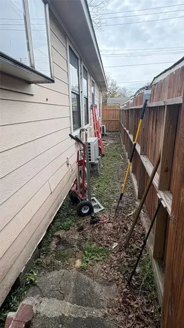 6305 Frisco Street Houston TX 77022