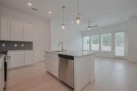 8929 Grovner Place Houston TX 77055