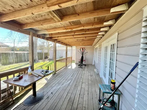 6321 Tacquard Drive Hitchcock TX 77563