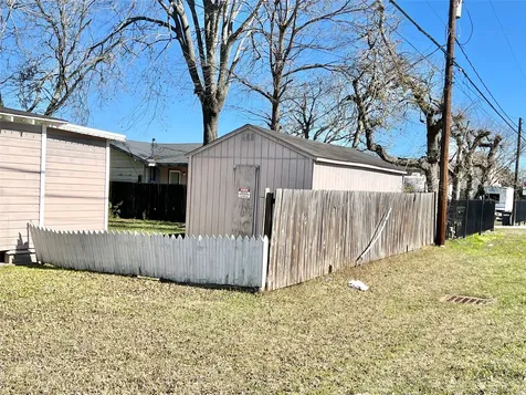 6321 Tacquard Drive Hitchcock TX 77563