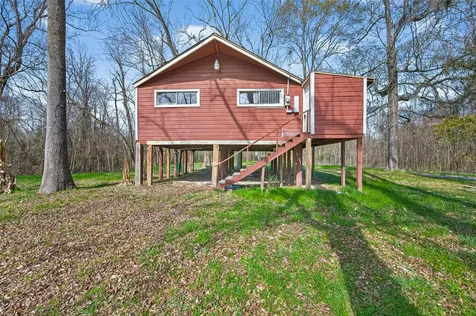 200 County Road 2859 Cleveland TX 77327