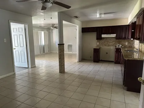 930 S Utah Street La Porte TX 77571