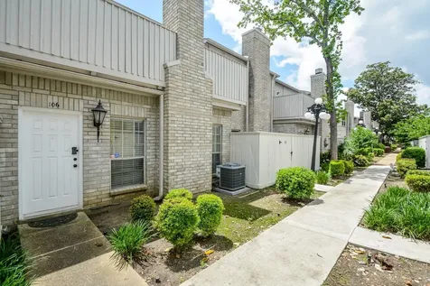 3800 Tanglewilde Street 106 Houston TX 77063