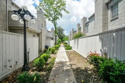 3800 Tanglewilde Street 106 Houston TX 77063