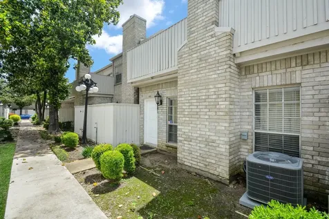 3800 Tanglewilde Street 106 Houston TX 77063