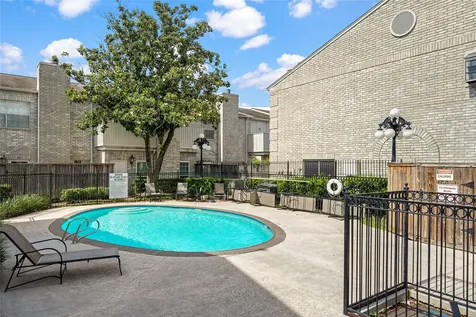 3800 Tanglewilde Street 106 Houston TX 77063