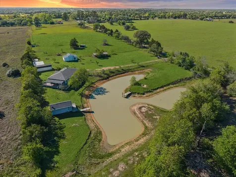 10347 Pless Road Cat Spring TX 78933
