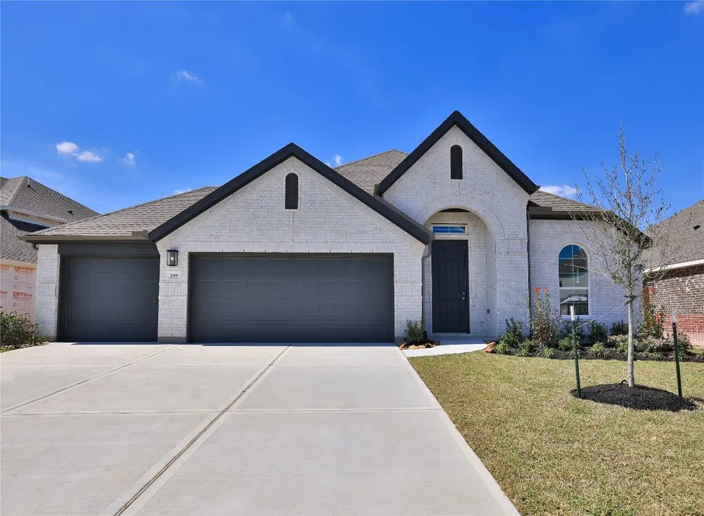 209 Cross Gable Lane Dayton TX 77535