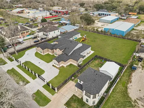 4821 1st Street Houston TX 77504