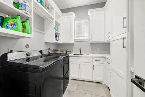 4821 1st Street Houston TX 77504