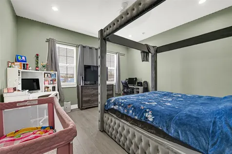 4821 1st Street Houston TX 77504