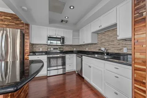 5150 Hidalgo Street 806 Houston TX 77056
