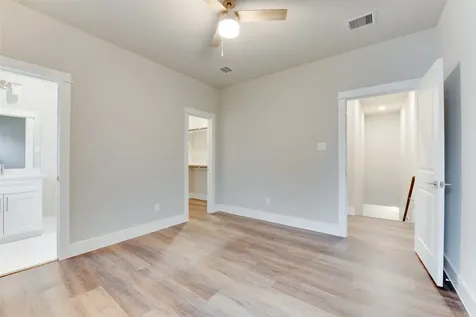 1422 W 34th 1/2 Street Houston TX 77018