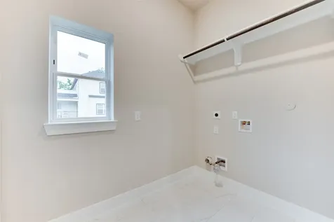 1422 W 34th 1/2 Street Houston TX 77018