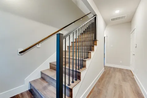 1422 W 34th 1/2 Street Houston TX 77018