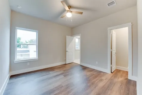 1422 W 34th 1/2 Street Houston TX 77018