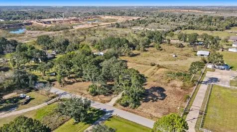 676 Evergreen Street Fresno TX 77545