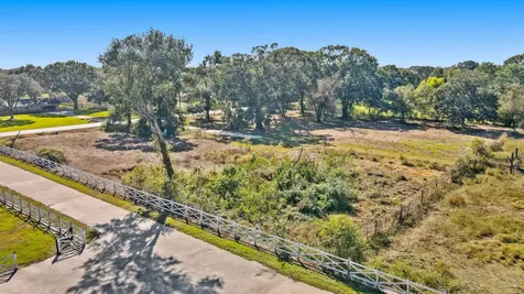 676 Evergreen Street Fresno TX 77545