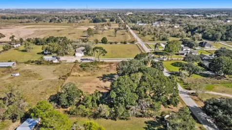 676 Evergreen Street Fresno TX 77545
