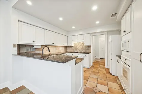 225 Litchfield Lane Houston TX 77024
