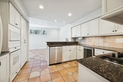 225 Litchfield Lane Houston TX 77024